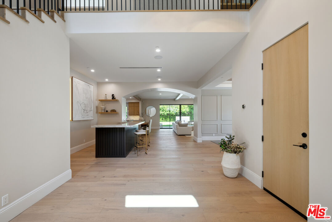5036 Woodley Ave