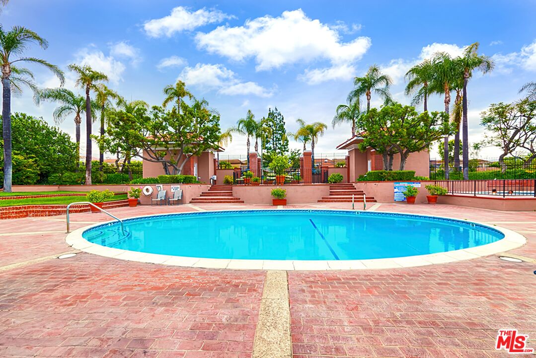 2322 Canyonback Rd