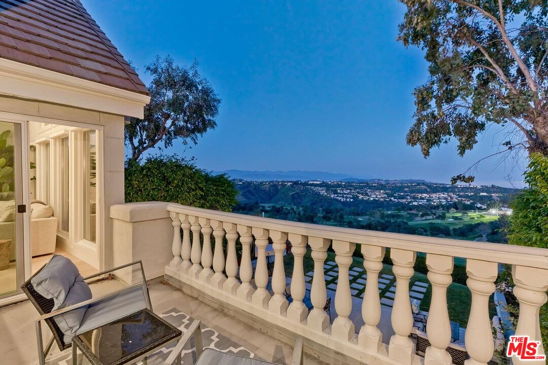 2322 Canyonback Rd