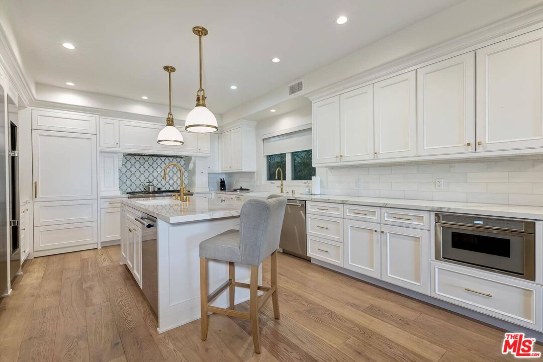 2322 Canyonback Rd