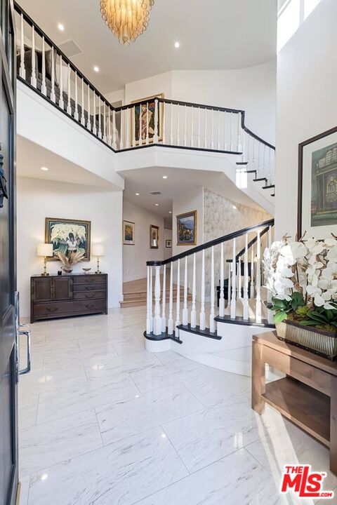 2322 Canyonback Rd