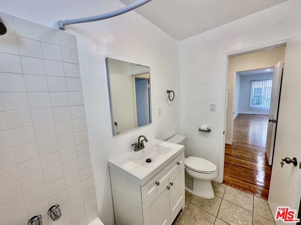 1108 S Sherbourne Dr Unit: 1