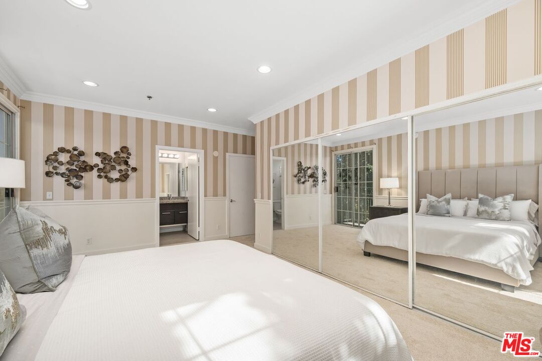 585 N Rossmore Ave Unit: 409