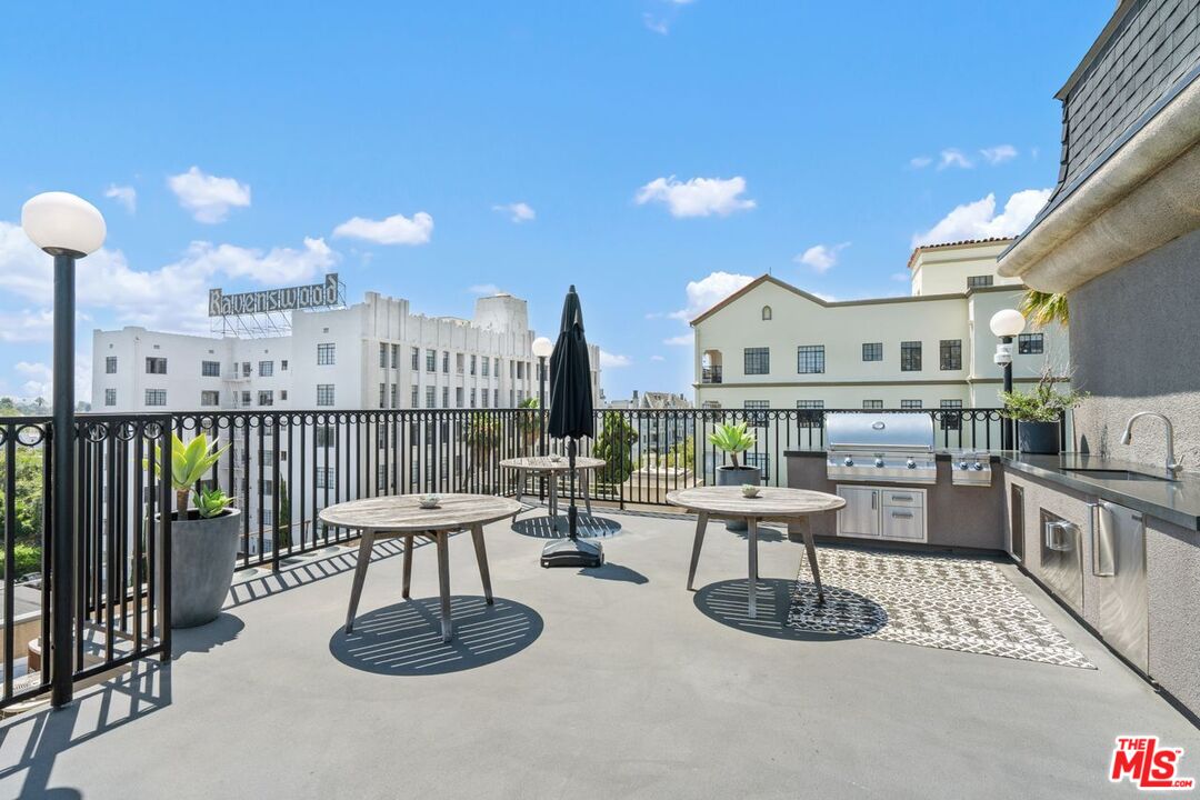 585 N Rossmore Ave Unit: 409