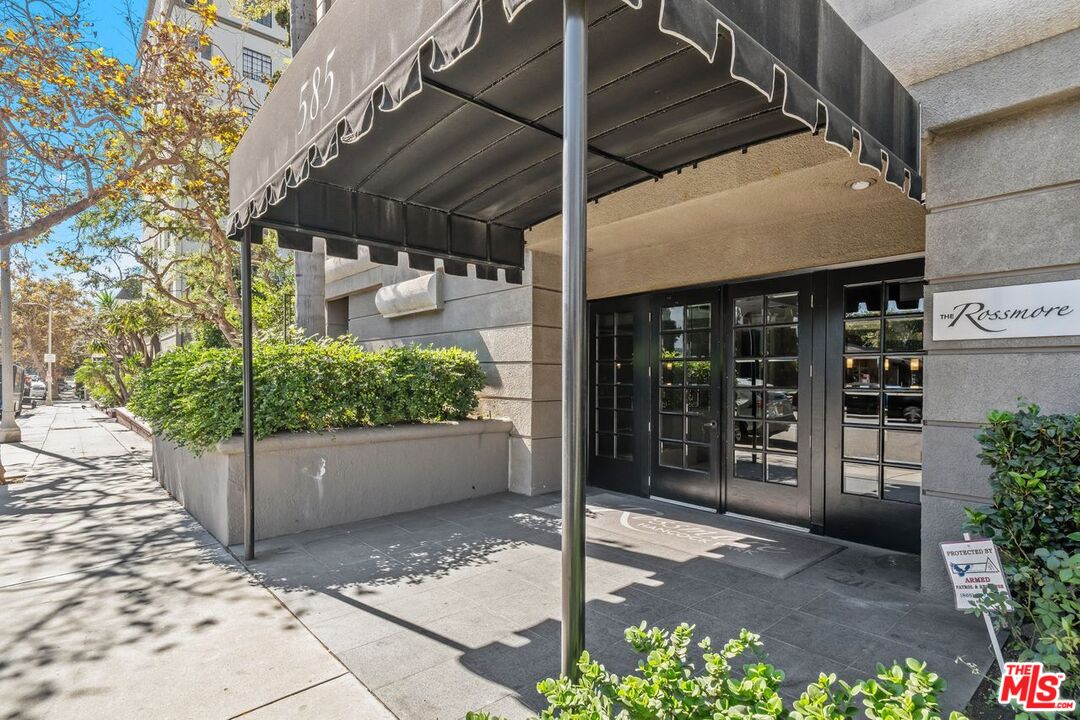 585 N Rossmore Ave Unit: 409