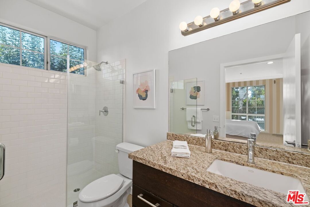 585 N Rossmore Ave Unit: 409