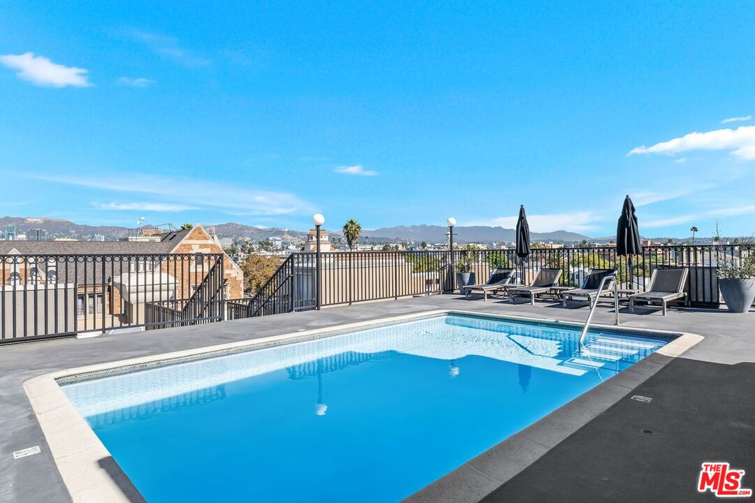 585 N Rossmore Ave Unit: 409