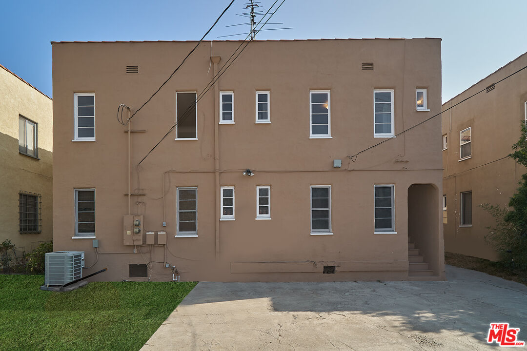 1213 Stearns Dr