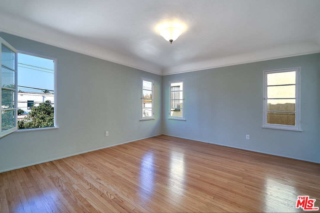 1213 Stearns Dr