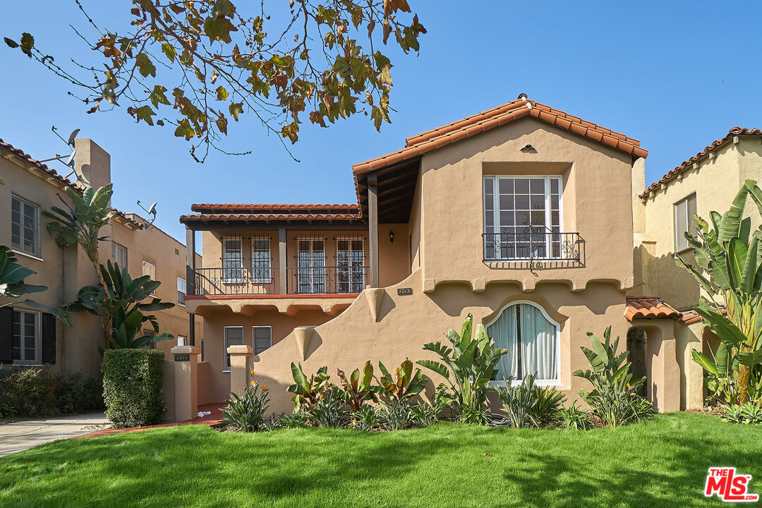 1213 Stearns Dr