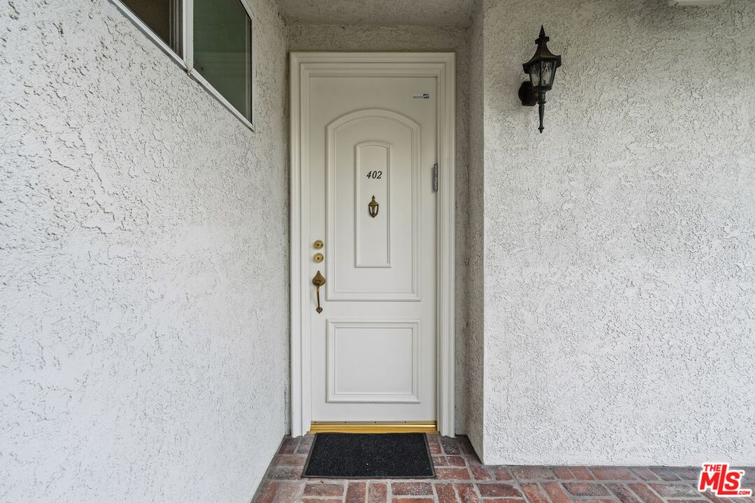 1375 Kelton Ave Unit: 402