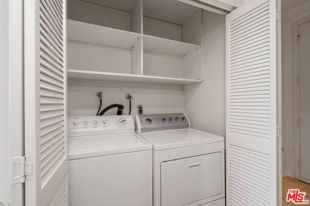 1375 Kelton Ave Unit: 402