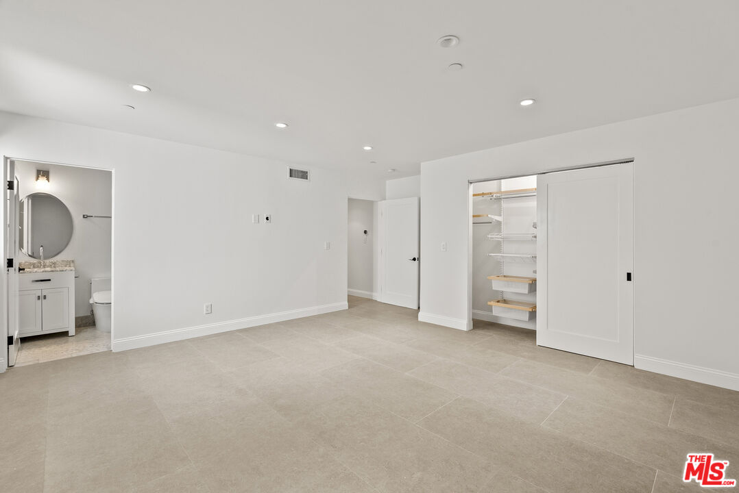 530 N Alta Vista Blvd