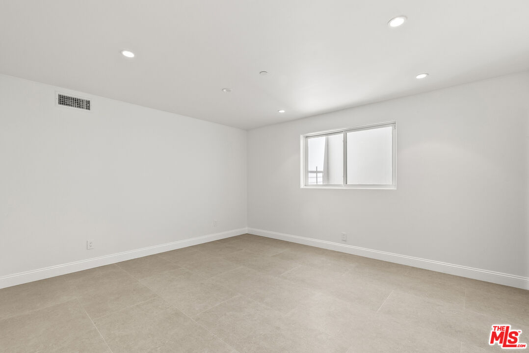 530 N Alta Vista Blvd