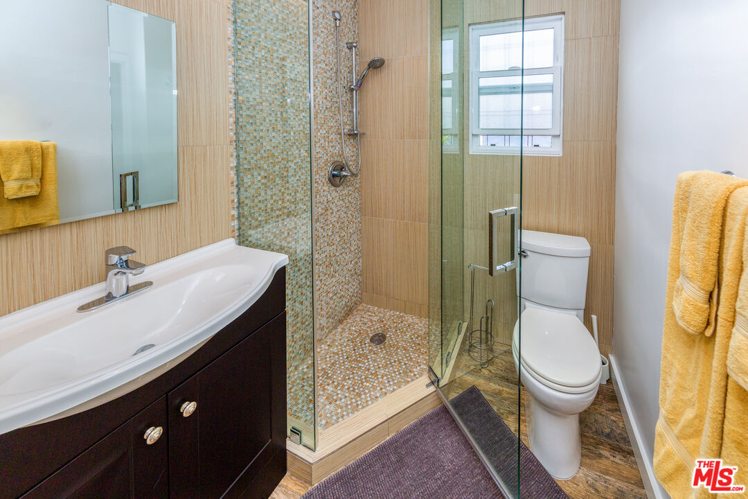 38 Sunset Ave Unit: B