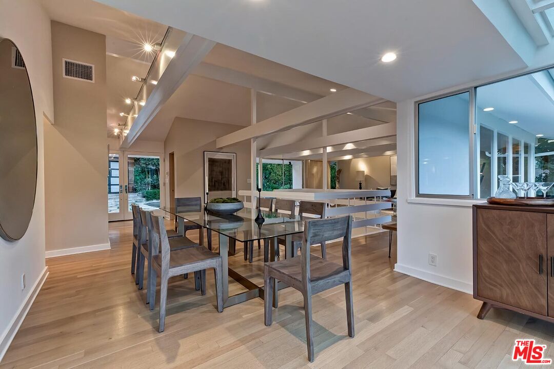 9316 Beverly Crest Dr