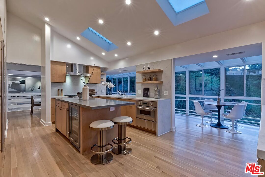 9316 Beverly Crest Dr