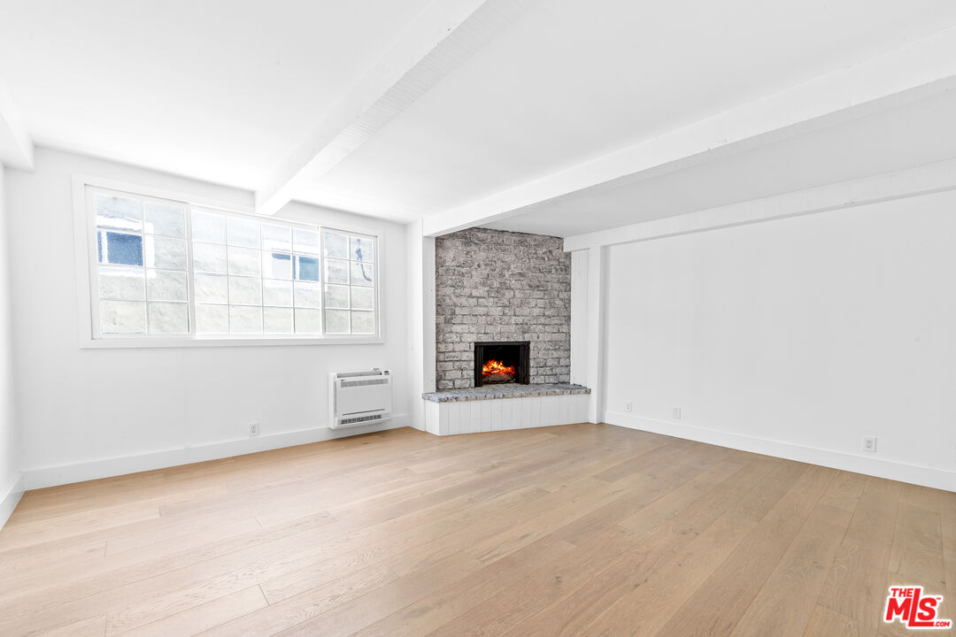 11912 Gorham Ave Unit: 2