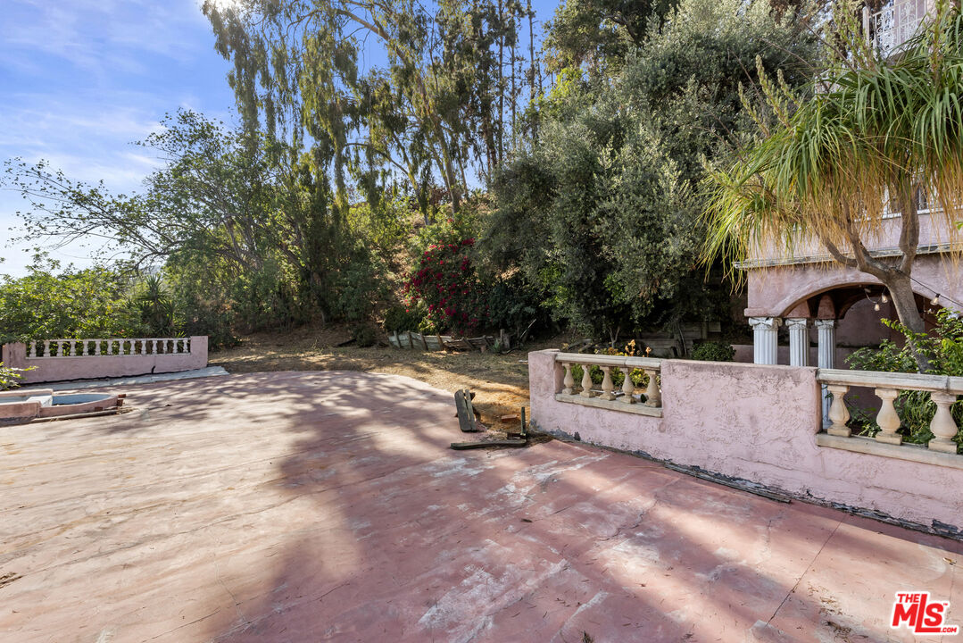 1830 N Sierra Bonita Ave