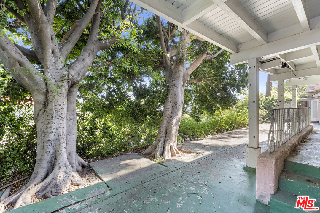 1830 N Sierra Bonita Ave