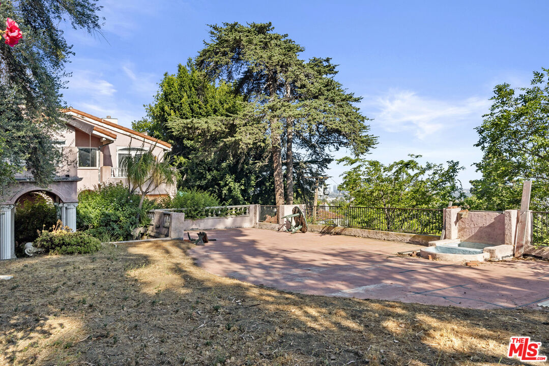 1830 N Sierra Bonita Ave