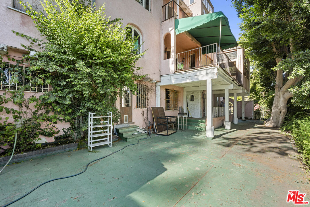 1830 N Sierra Bonita Ave