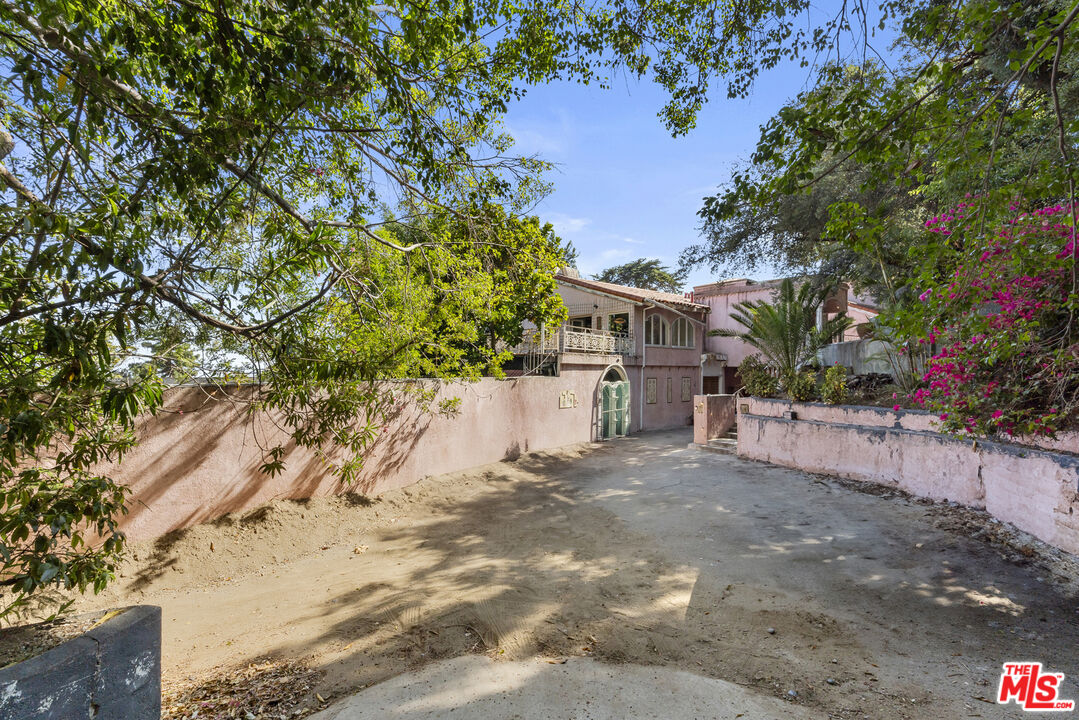 1830 N Sierra Bonita Ave