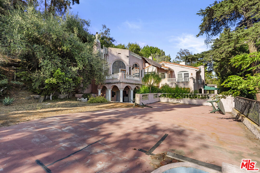 1830 N Sierra Bonita Ave