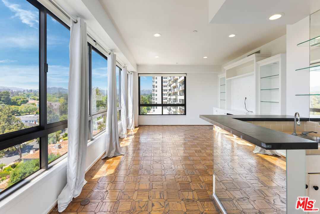 10551 Wilshire Blvd Unit: 1002