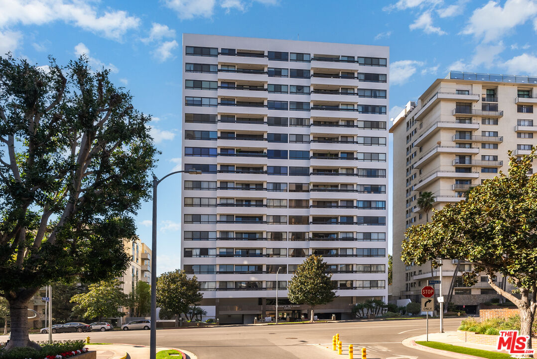 10551 Wilshire Blvd Unit: 1002