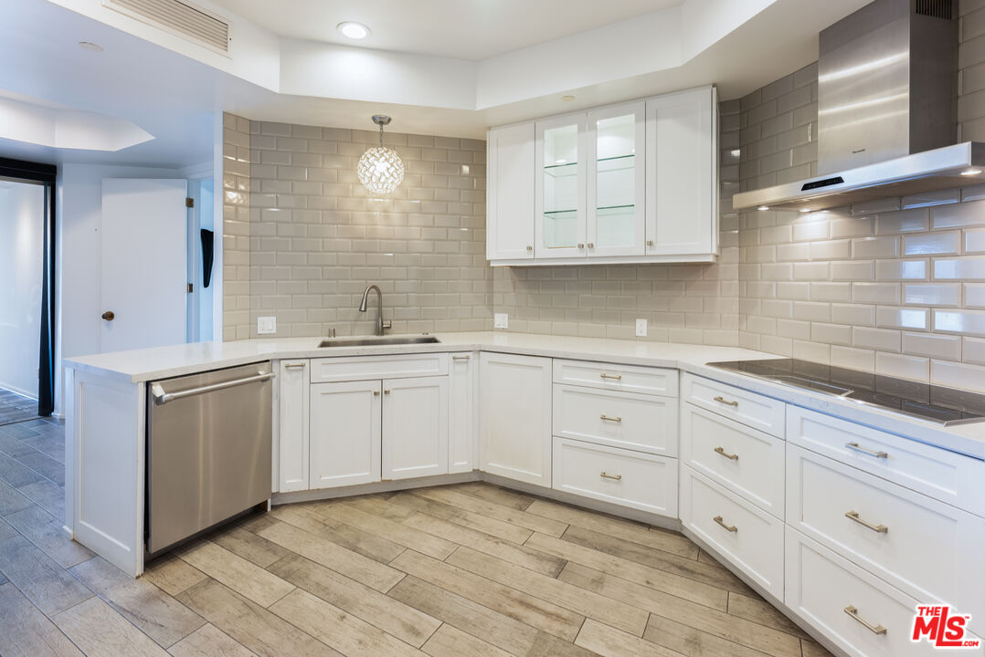 10551 Wilshire Blvd Unit: 1002