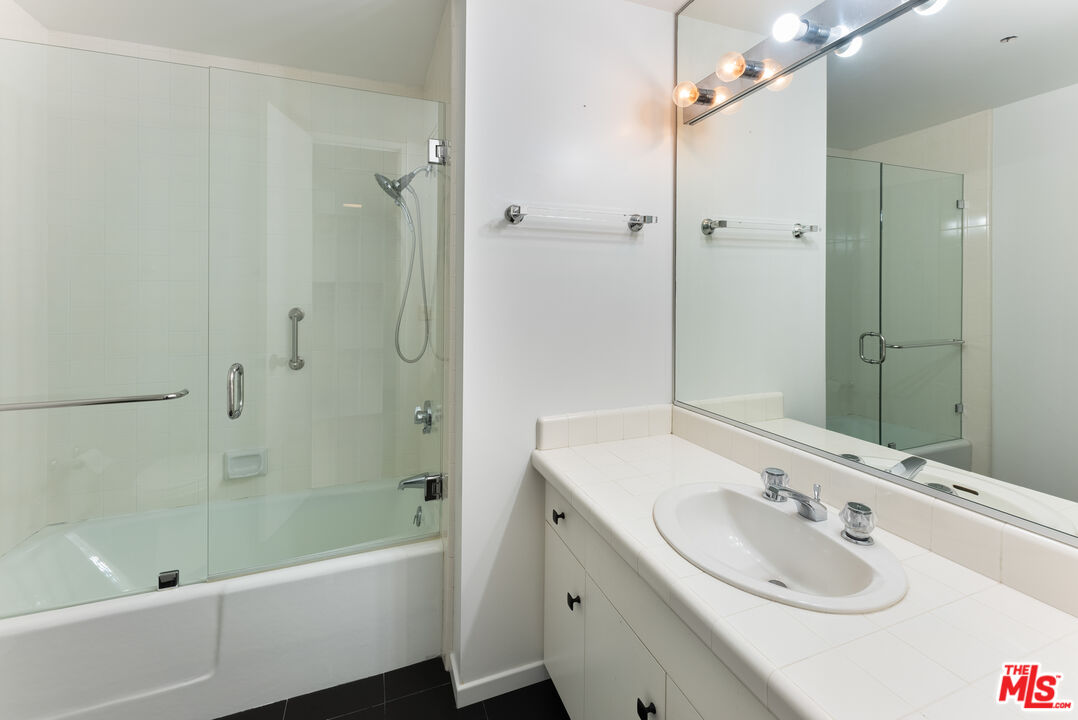 10551 Wilshire Blvd Unit: 1002