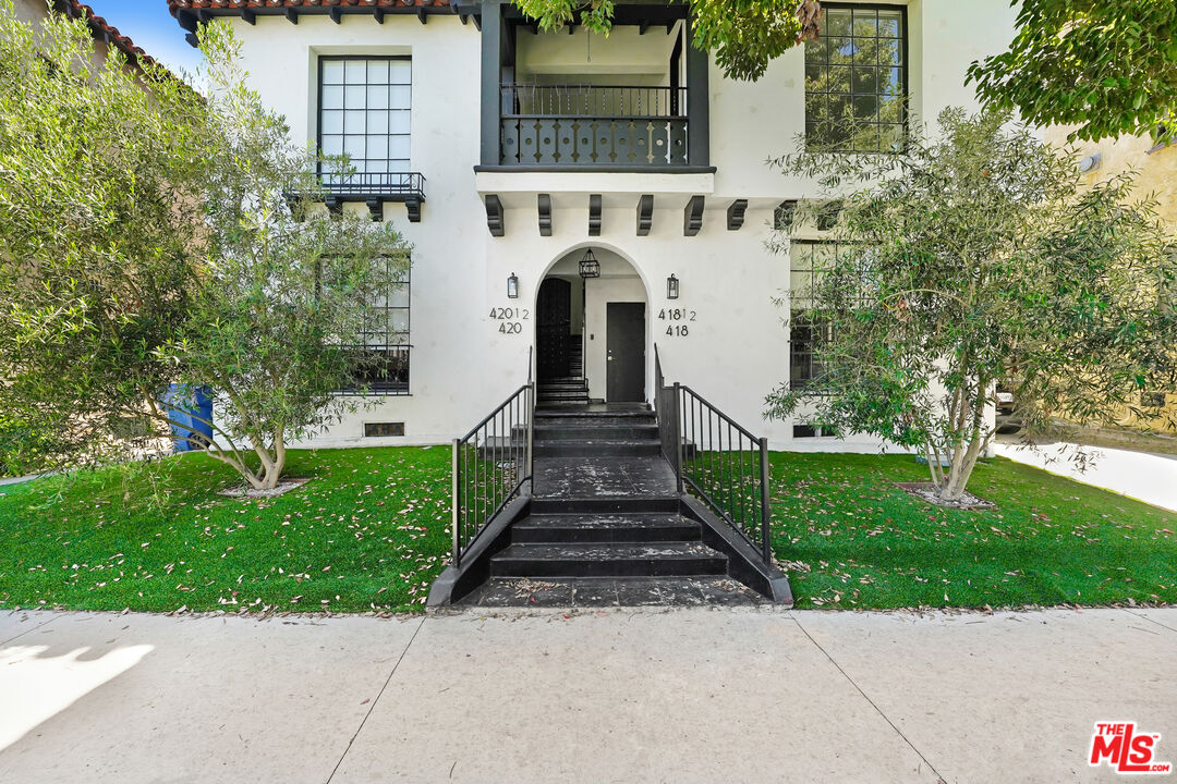 418 N Stanley Ave Unit: 420