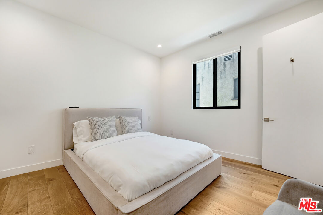 418 N Stanley Ave Unit: 420