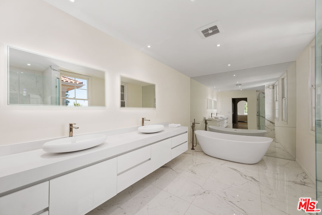 12330 Ridge Cir