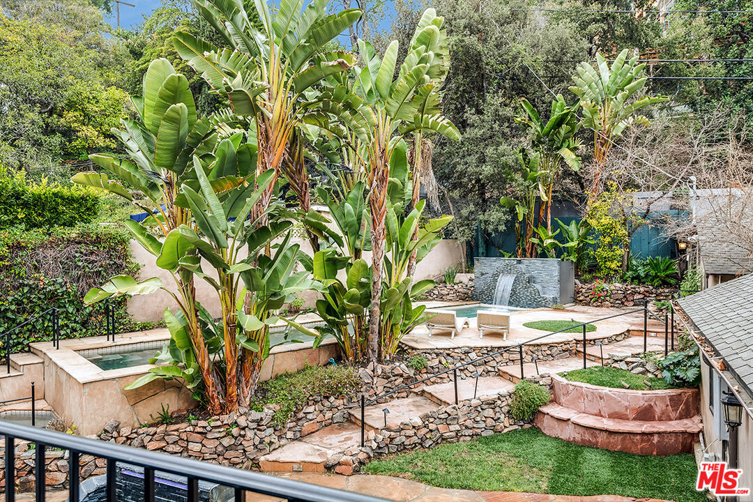 1600 Benedict Canyon Dr