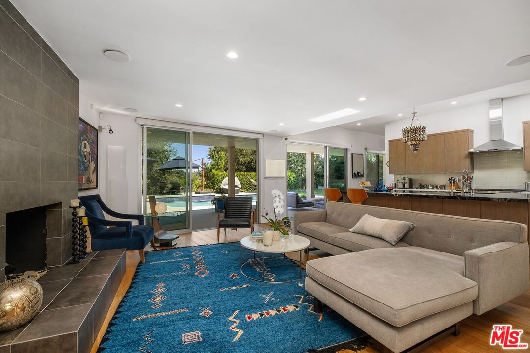 3112 Corda Dr