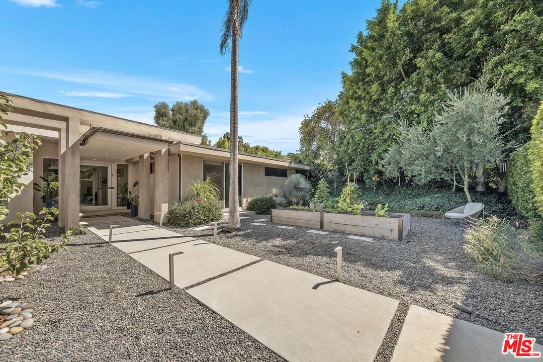 3112 Corda Dr