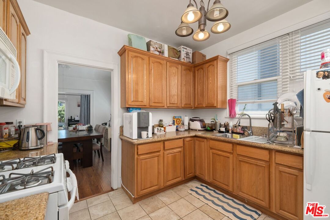 1415 S St Andrews Pl