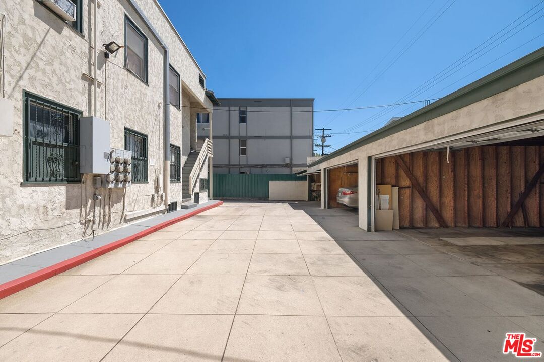 1415 S St Andrews Pl