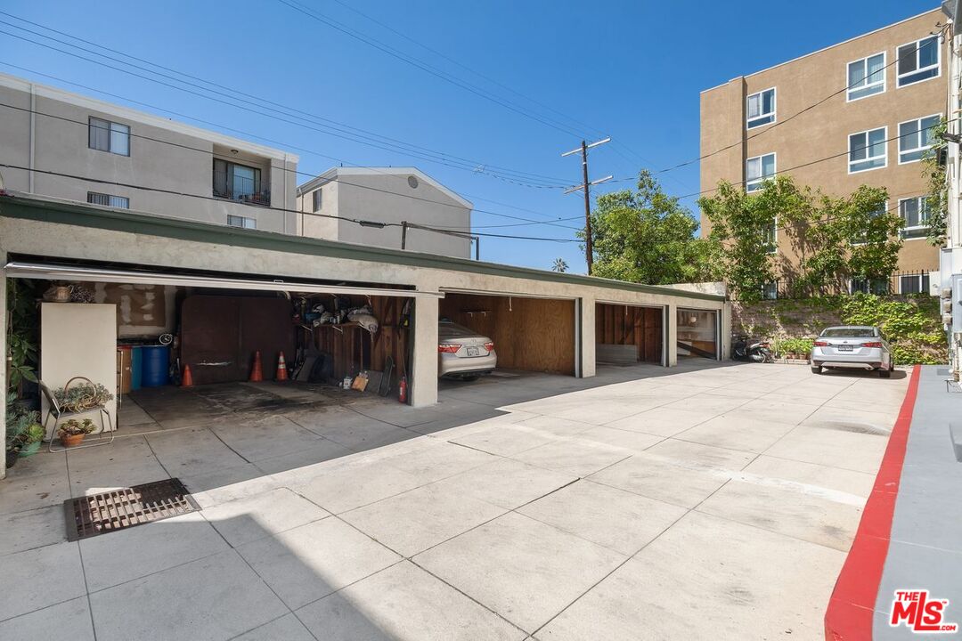 1415 S St Andrews Pl