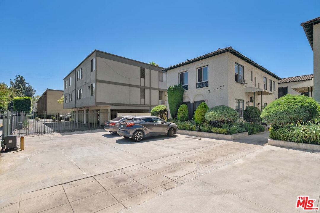 1415 S St Andrews Pl