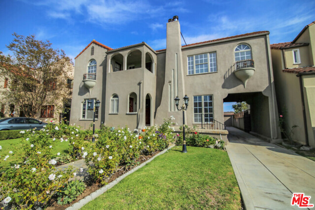 1158 S Tremaine Ave