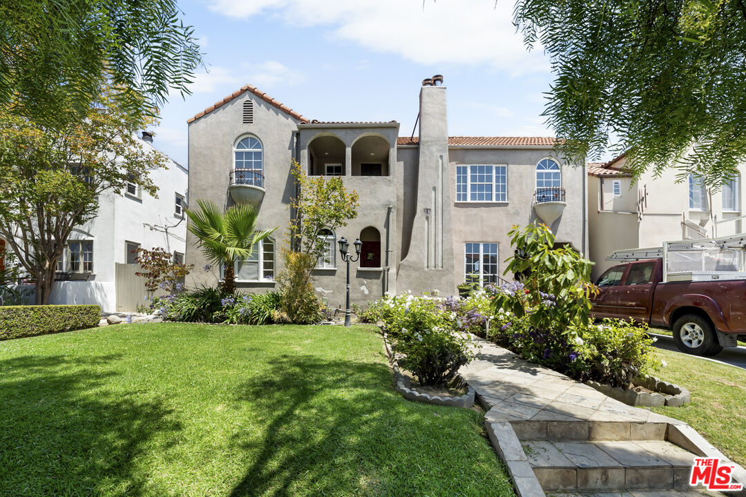 1158 S Tremaine Ave