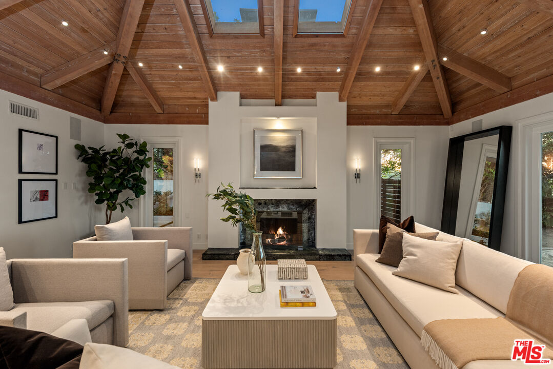 3123 Stone Oak Dr