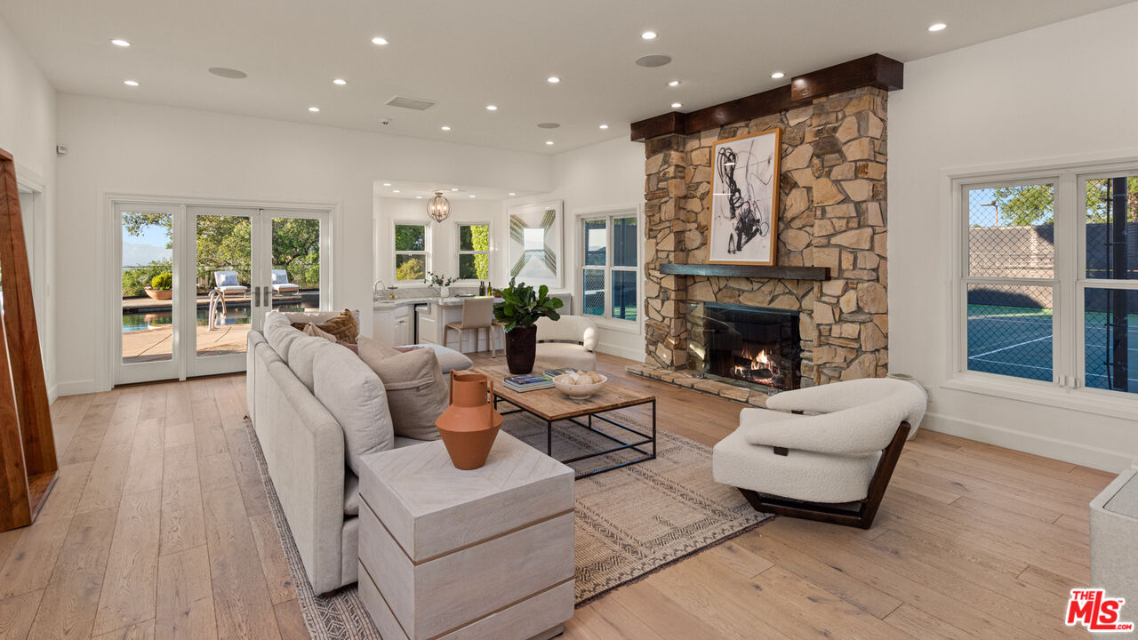 3123 Stone Oak Dr