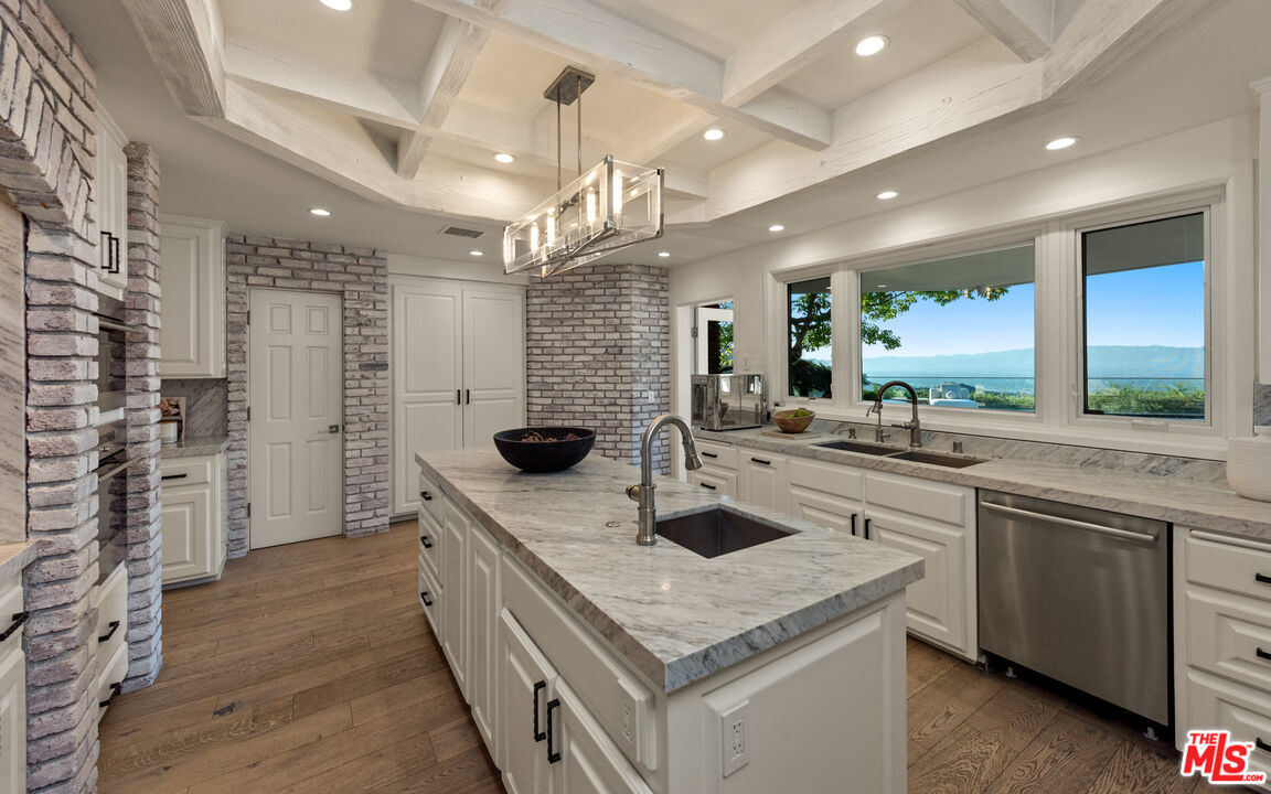 3123 Stone Oak Dr