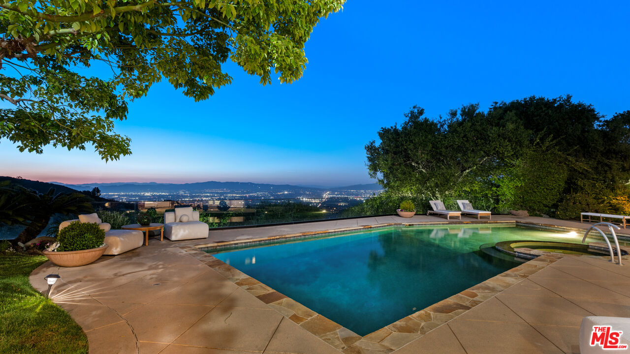 3123 Stone Oak Dr
