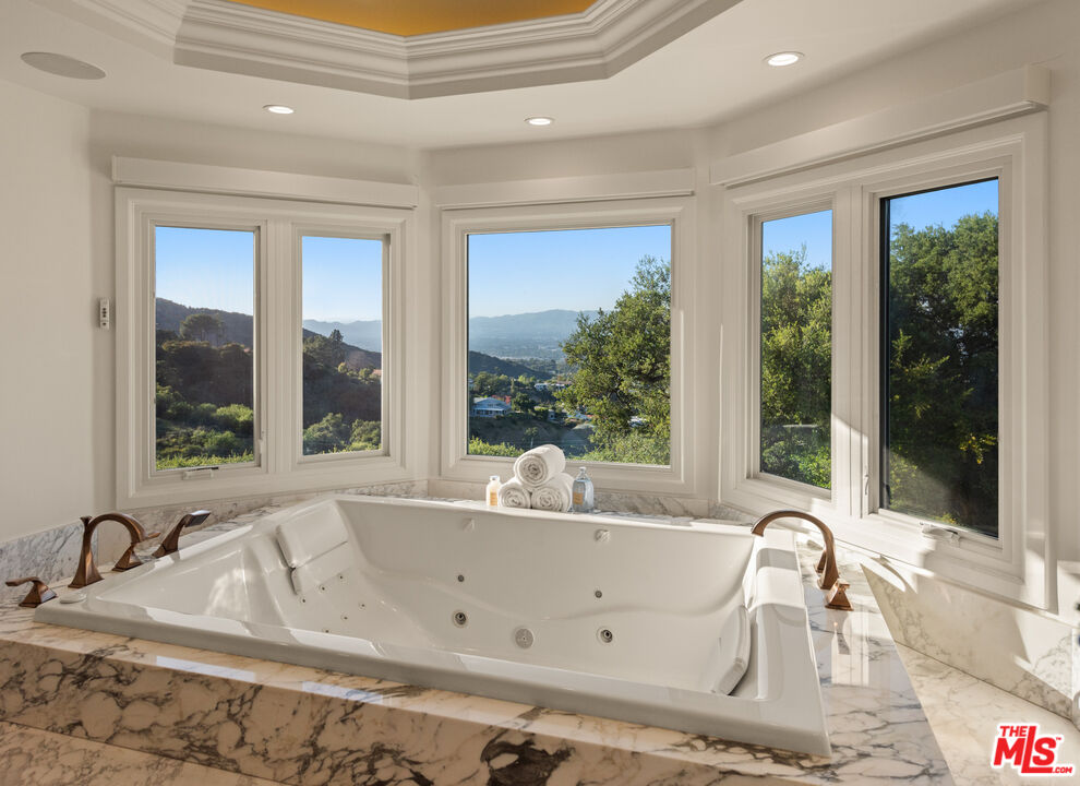 3123 Stone Oak Dr