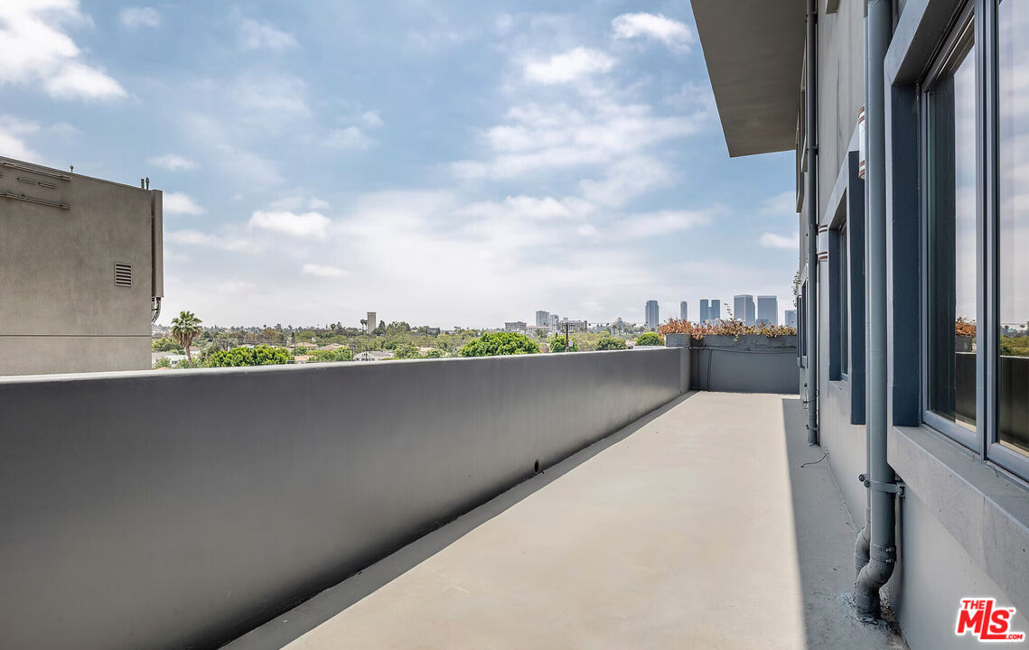 930 S Robertson Blvd Unit: 504